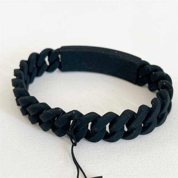 MARC JACOBS BUNDLE Rubber Standard Supply Bracelet and Signature Charm Key Ring - Picture 7 of 9